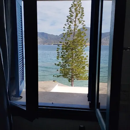 On The Sea 2 Holiday home